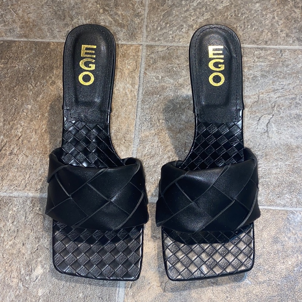 Woven square heels